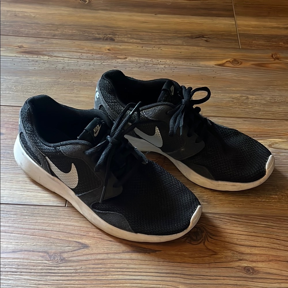 Nike Women’s Black Running Shoes